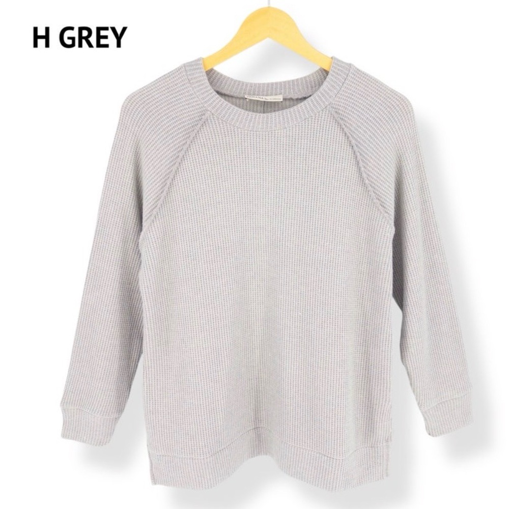Zenana Outfitters Light Gray Women's Sweater - NWOT
